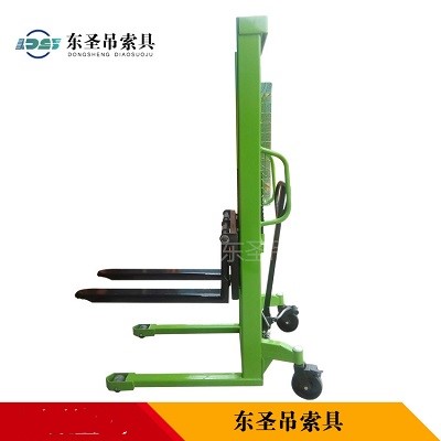 重型手動液壓堆高車使用過程中這6點很重要！