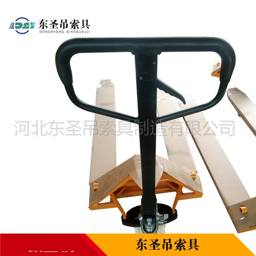 手拉葫蘆叉車產(chǎn)品展示--河北東圣吊索具制造有限公司--手動(dòng)叉車|液壓堆高車|石材夾具|小型攪拌機(jī)