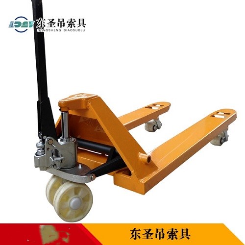 可拆卸式越野手動(dòng)液壓叉車(chē)使用案例