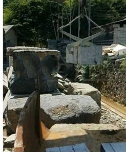 F-28鏈條石材吊夾公園建設使用現場--河北東圣吊索具制造有限公司--石材夾具|小型攪拌機|液壓堆高車|手動叉車